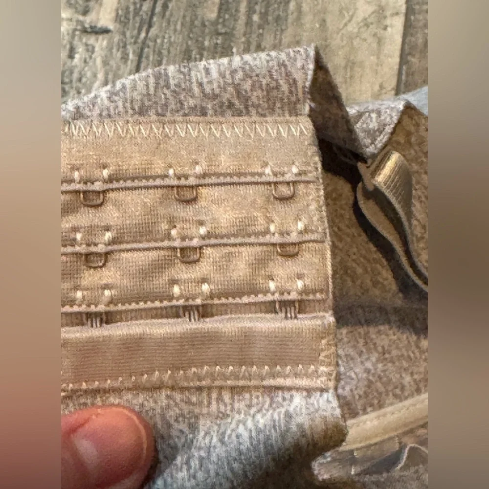 Lace Bras Pure Beauty By Rene Rofe Size 44DD Gray Grey Underwire Lined Bra - Picture 4 of 5